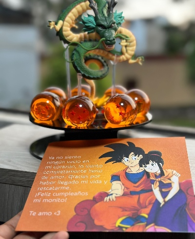 MEGAPACK SHENLONG 17CM+ ESFERAS 4.5CM + EXHIBIDOR