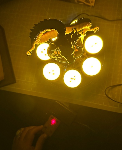 COLECCIÓN ESFERAS 4.5CM + EXHIBIDOR LED +SHENLONG 17cm 