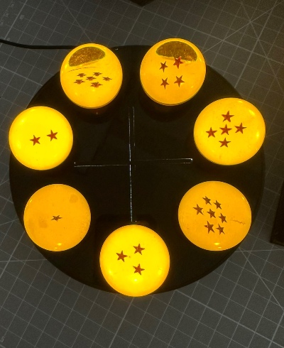 COLECCIÓN ESFERAS 4.5CM + EXHIBIDOR LED +SHENLONG 17cm 